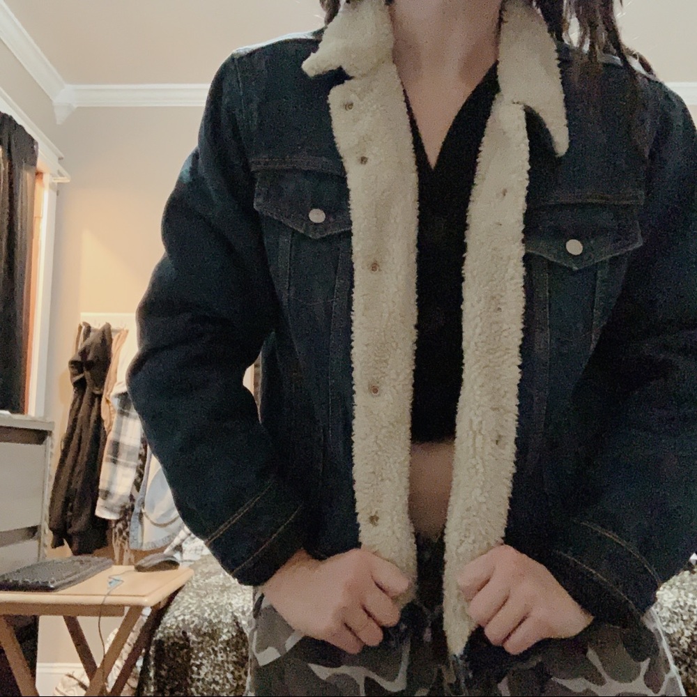 Levi’s faux fur denim jacket